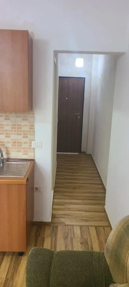Tirane, jepet me qera garsonier 1+1 Kati 2, 40 m² 240 € (Ali Demi)