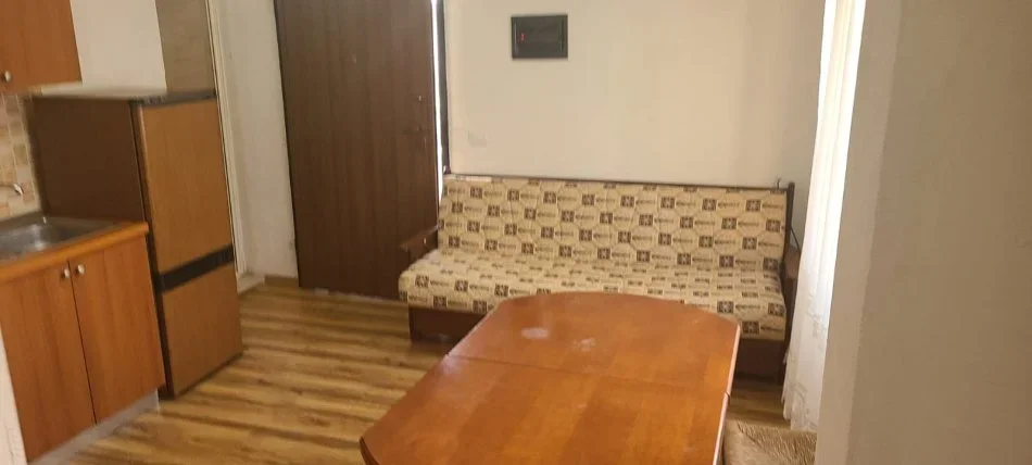 Tirane, jepet me qera apartament 1+1 Kati 3, 50 m² 290 € (Ali Demi)