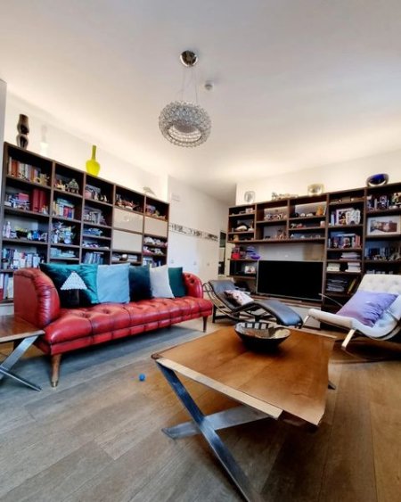 Tirane, shitet apartament 2+1 , 160 m² (069 608 5775)