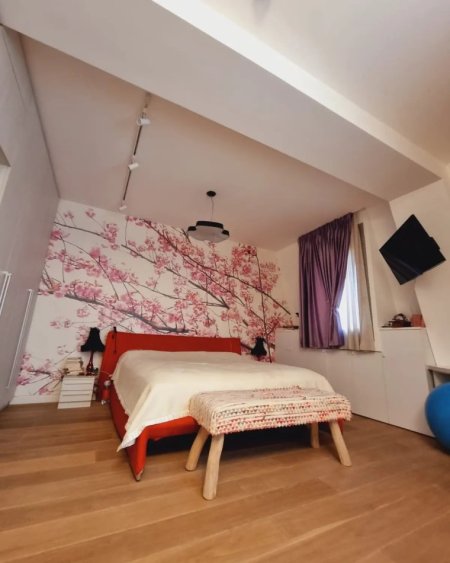 Tirane, shitet apartament 2+1 , 160 m² (069 608 5775)