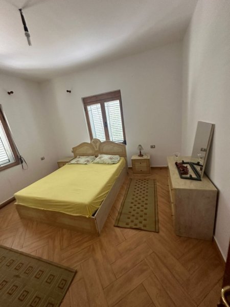 Tirane, jepet me qera apartament 2+1 Kati 2, 90 m² 350 € (Don Bosko)