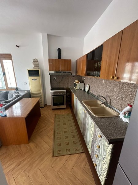 Tirane, jepet me qera apartament 2+1 Kati 2, 90 m² 350 € (Don Bosko)
