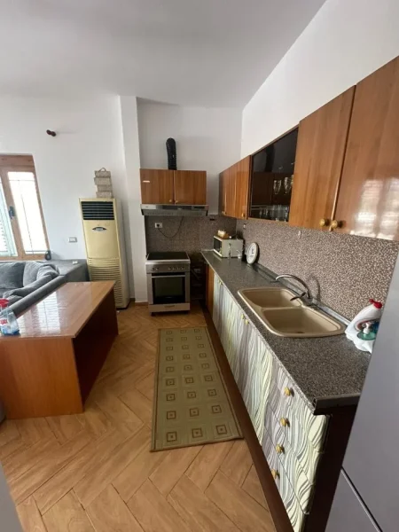 Tirane, jepet me qera apartament 2+1 Kati 2, 90 m² 350 € (Don Bosko)