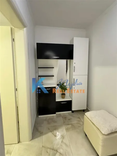 Tirane, jepet me qera apartament 1+1 Kati 2, 70 m² 550 € (Vasil Shanto, afer shkolles Besnik Sykja)