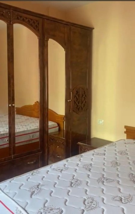 Tirane, jepet me qera apartament 2+1 Kati 3, 90 m² 350 € (Kthesa e Kamzes)