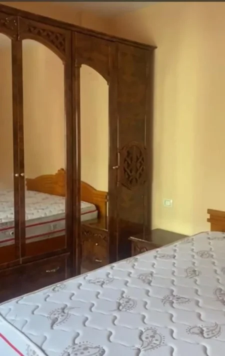Tirane, jepet me qera apartament 2+1 Kati 3, 90 m² 350 € (Kthesa e Kamzes)