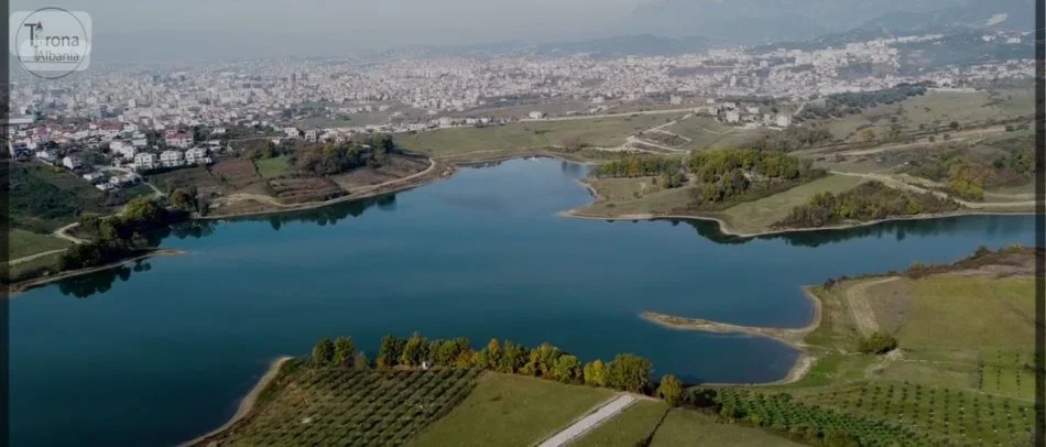 Tirane, shitet toke , 6.000 m² 1 900 000 € (Farke)