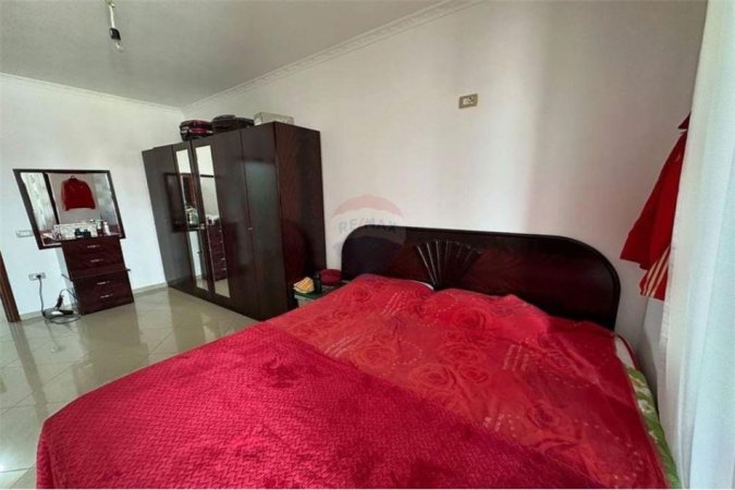 Tirane, jepet me qera apartament 1+1 Kati 8, 81 m² 350 € (astir)