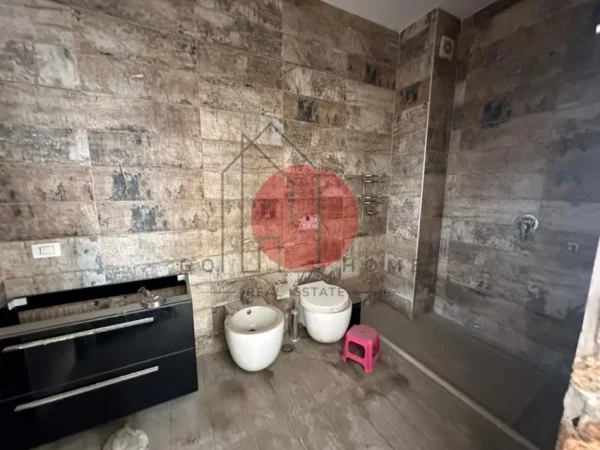 Tirane, shitet apartament+verande | Penthouse 1+1 Kati 8, 134 m² 105.000 € (Golden Park)