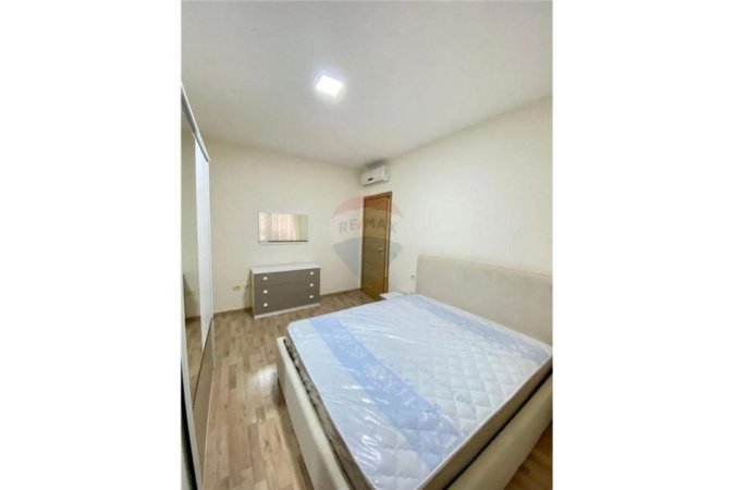 Tirane, jepet me qera 1+1 Kati 1, 65 m² 530 € (liqeni thate)