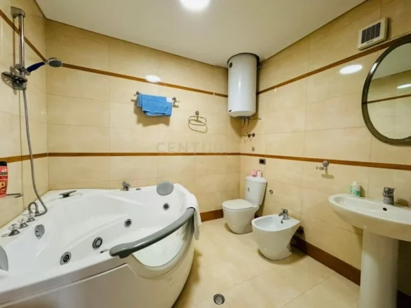 Tirane, jepet me qera apartament 2+1 Kati 9, 100 m² 900 € (liqeni i tiranes)