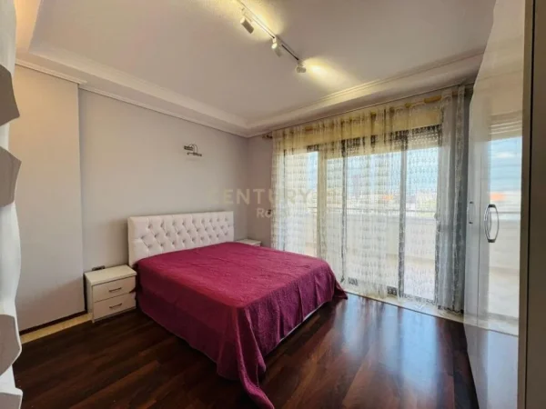 Tirane, jepet me qera apartament 2+1 Kati 9, 100 m² 900 € (liqeni i tiranes)