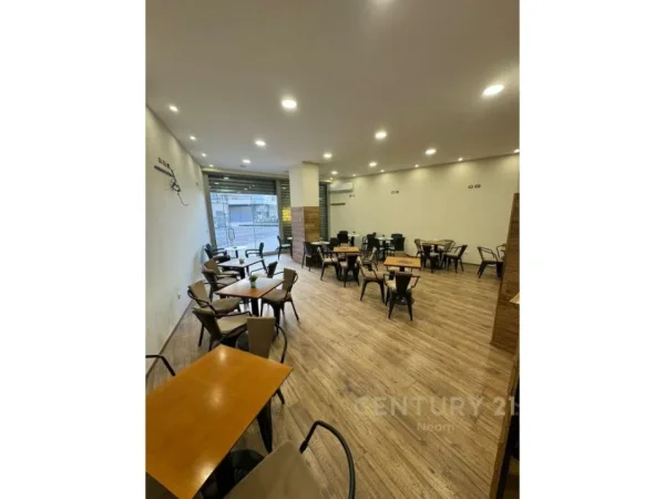 Tirane, shitet ambjent biznesi , 80 m² 120.000 € (Astir!)