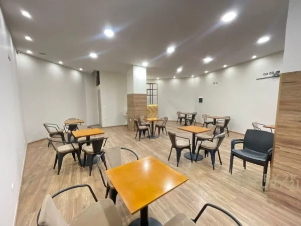 Tirane, shitet ambjent biznesi , 80 m² 120.000 € (Astir!)