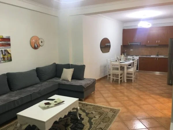 Tirane, jepet me qera apartament 2+1 Kati 1, 107 m² 500 € 