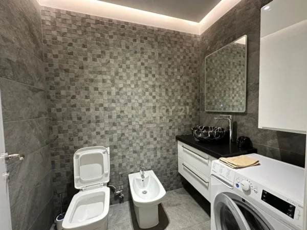 Tirane, jepet me qera apartament 2+1 Kati 2, 115 m² 800 € (komuna)
