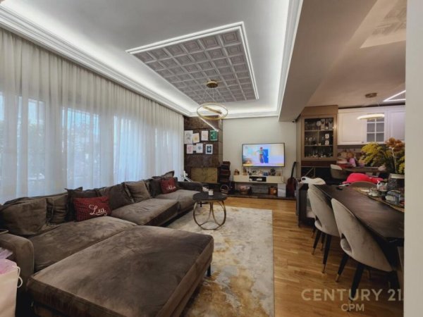 Tirane, shes apartament 3+1+3 , 182 m² 340.000 € (Kodra e Diellit Residence)