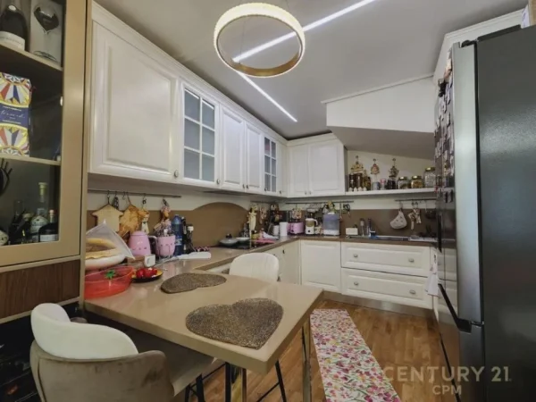 Tirane, shes apartament 3+1+3 , 182 m² 340.000 € (Kodra e Diellit Residence)