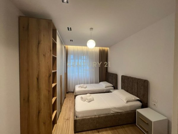 Tirane, jepet me qera apartament 2+1 Kati 3, 100 m² 1.200 € (liqeni)