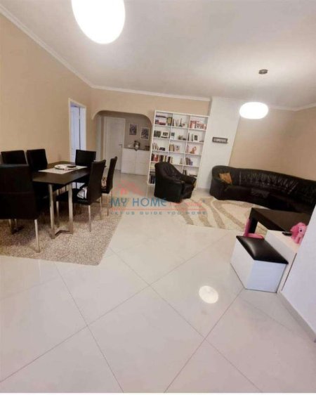 Tirane, jepet me qera apartament 3+1+Ballkon Kati 2, 120 m² 800 € (Rruga e Kavajes)