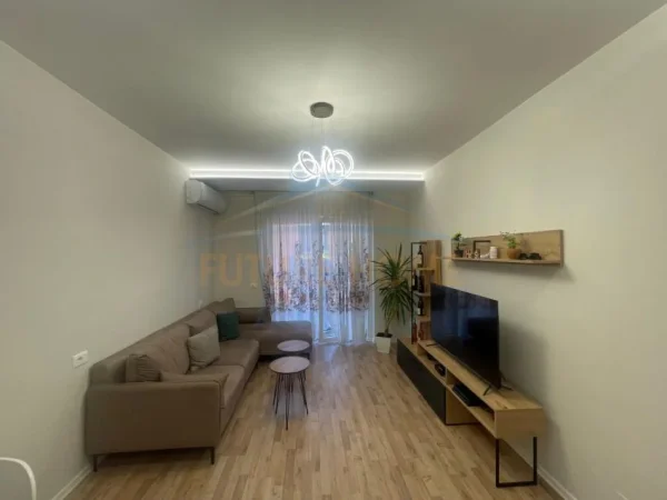 Tirane, shitet apartament 1+1+Ballkon Kati 5, 71 m² 142.000 € (Ali Demi)