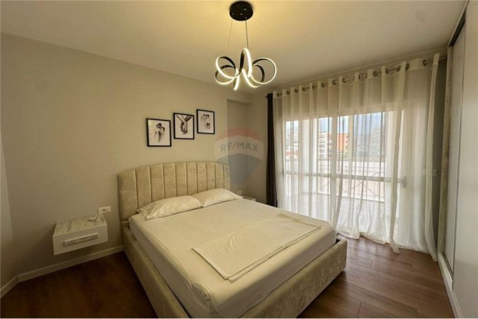 Tirane, jepet me qera apartament 2+1 Kati 4, 95 m² 850 € (Rruga e Barrikadave - Pazari i Ri)
