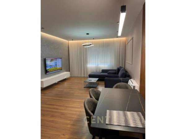 Tirane, shitet apartament 2+1+Ballkon Kati 5, 107 m² 153.000 € (Terminali i Veriut te Kthesa e Kamzes)      Titan95791