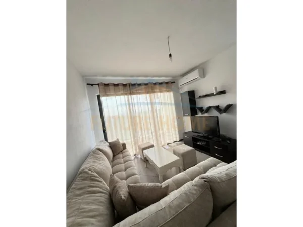 Tirane, jepet me qera apartament 1+1+Ballkon Kati 7, 66 m² 350 € (Unaza e Re)