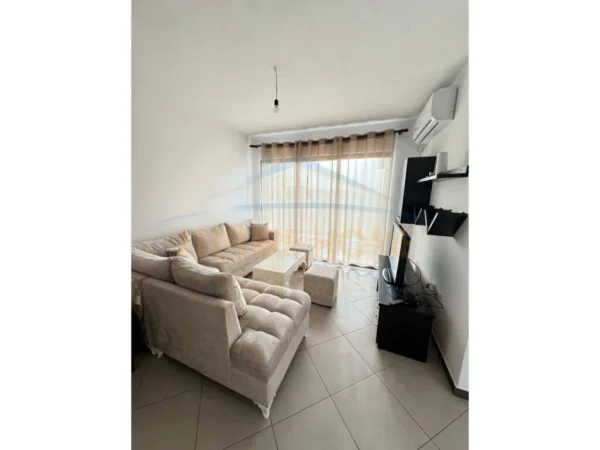 Tirane, jepet me qera apartament 1+1+Ballkon Kati 7, 66 m² 350 € (Unaza e Re)