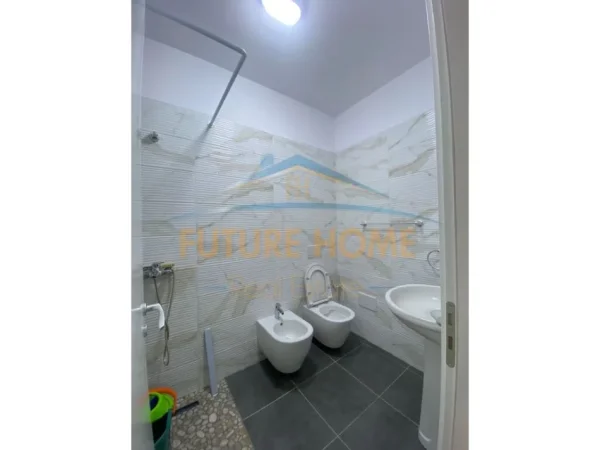 Tirane, jepet me qera apartament 2+1+Ballkon Kati 2, 112 m² 900 € (Kodra e Diellit)