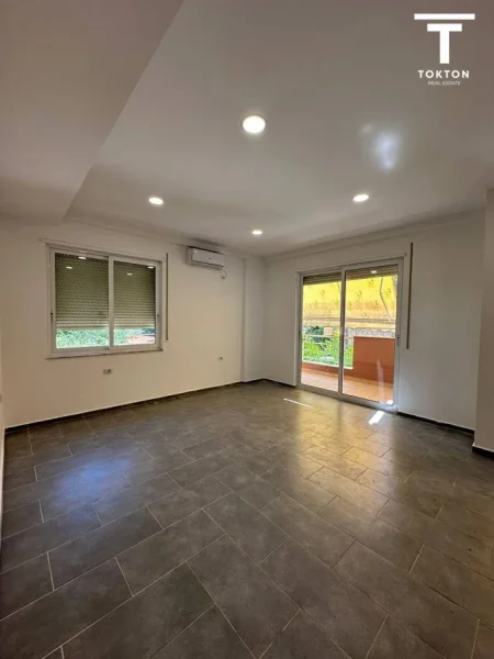 Tirane, shitet apartament 2+1 Kati 2, 128.000 € (Rruga Muhamet Deliu)