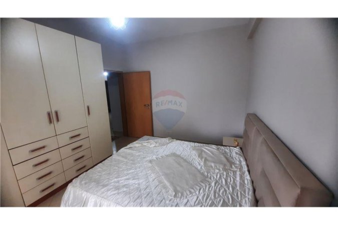 Tirane, jepet me qera apartament 2+1+Ballkon Kati 7, 91 m² 600 € (Komuna e Parisit)