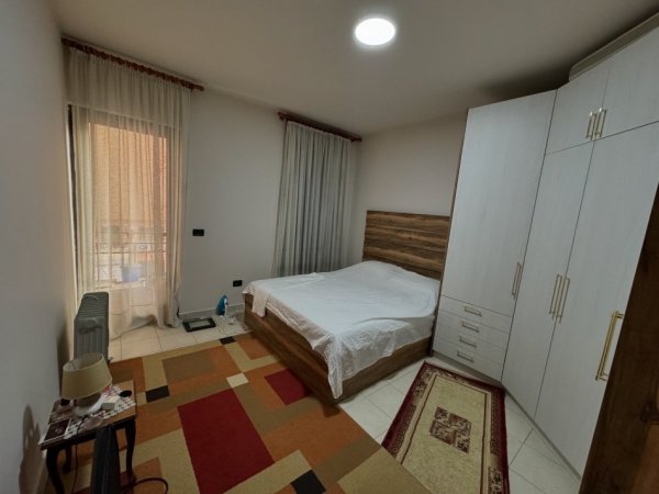 Tirane, jepet me qera apartament Kati 5, 70 m² 500 € 
