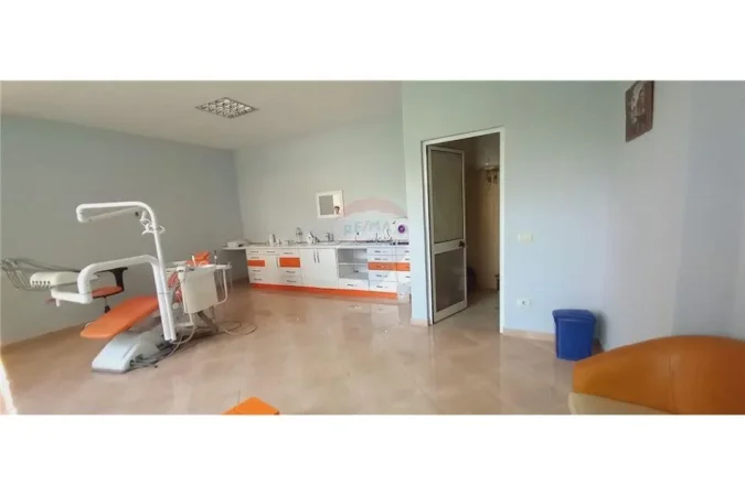 Tirane, shitet ambjent biznesi , 82 m² 90.000 € (Muhamed Deliu - Fresku)