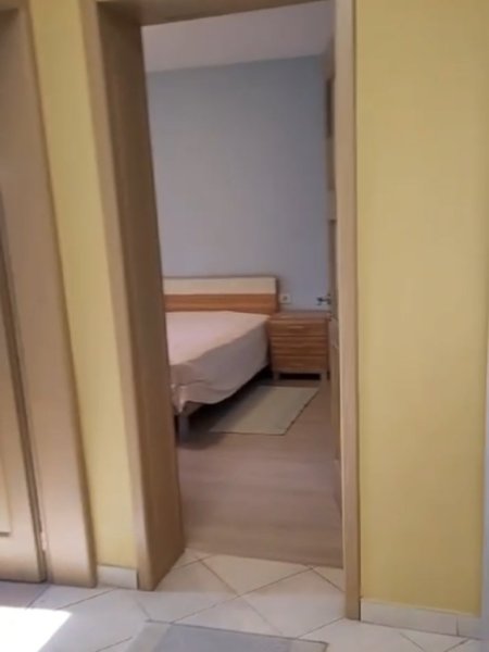 Tirane, jepet me qera apartament 2+1+Ballkon Kati 5, 450 € (Prane ish Restorant Durresit)