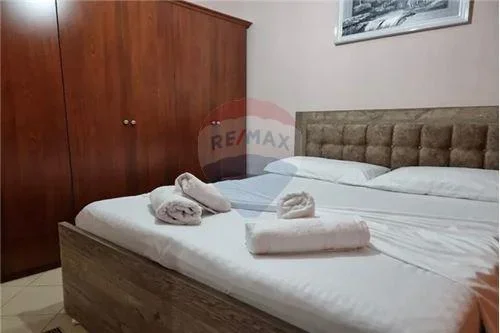 Tirane, jepet me qera apartament 1+1 Kati 2, 65 m² 450 € (Rruga Njazi Meka - Rruga e Dibrës - Farmacia 10)