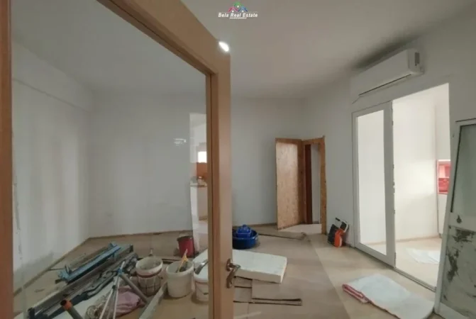 Tirane, jepet me qera zyre Kati 2, 140 m² 1.000 € (rruga e durresit)