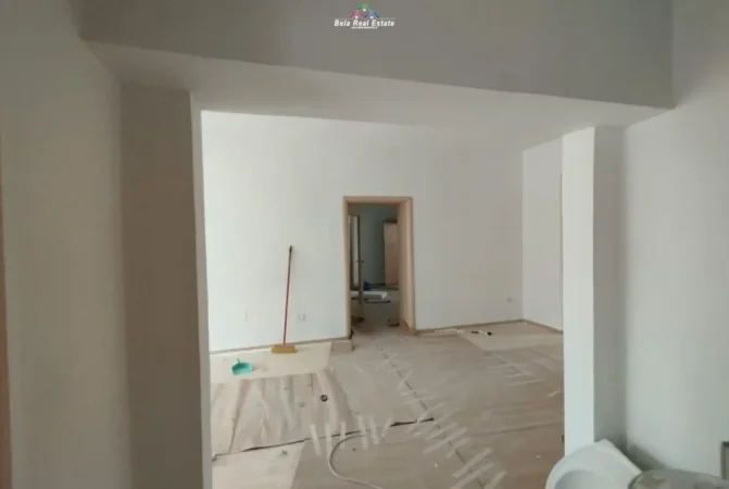 Tirane, jepet me qera zyre Kati 2, 140 m² 1.000 € (rruga e durresit)