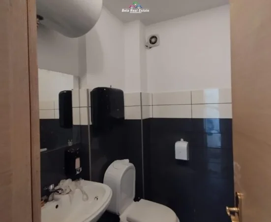 Tirane, jepet me qera zyre Kati 2, 140 m² 1.000 € (rruga e durresit)