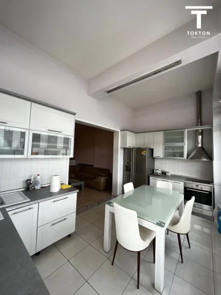 Tirane, shitet apartament 2+1 Kati 7, 136 m² 252.000 € (Kopshti Zoologjik)