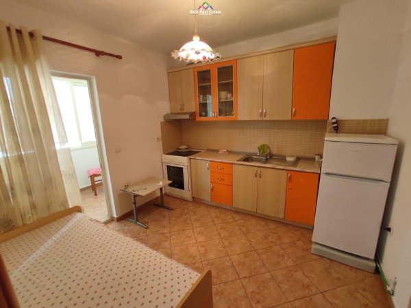 Tirane, jepet me qera apartament 1+1 Kati 2, 60 m² 400 € (DON BOSKO)