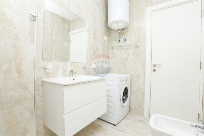 Tirane, jepet me qera 2+1+Ballkon Kati 10, 120 m² 750 € (BLLOKU - Tirana e Re - Petronini, Shqipëri)