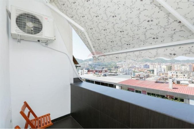 Tirane, jepet me qera 2+1+Ballkon Kati 10, 120 m² 750 € (BLLOKU - Tirana e Re - Petronini, Shqipëri)