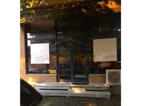 Shitet Dyqan Kati 0,   36 m²   165.000 € (Prane Rajonit Nr.1)