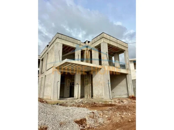 Dhermi - Palase, shitet Vile 4+1+Aneks+Ballkon Kati 3, 219 m² 1.100.000 € (Palase)