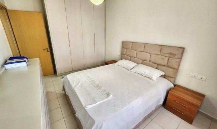 Tirane, jepet me qera apartament 1+1+Ballkon Kati 3, 70 m² 500 € (RRUGA PETI LIQENI)