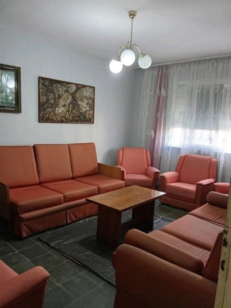 Tirane, jepet me qera apartament 2+1+Ballkon Kati 4, 80 m² 450 € (OXHAKU)