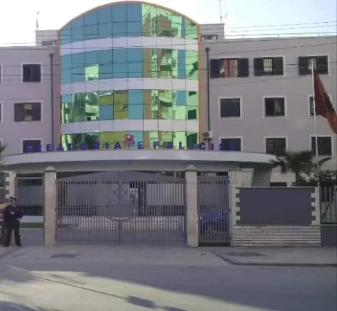 Durres, shitet ambjent biznesi Kati 0, 24 m² 75.000 € (Drejtoria e Policise Durres)