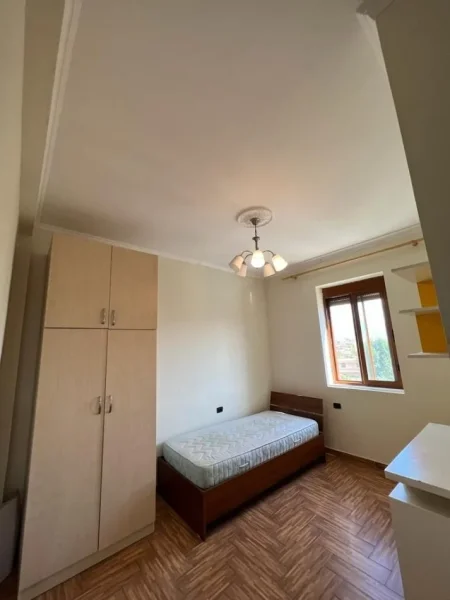 Tirane, jepet me qera apartament 1+1 Kati 1, 75 m² 350 € (Fresk)
