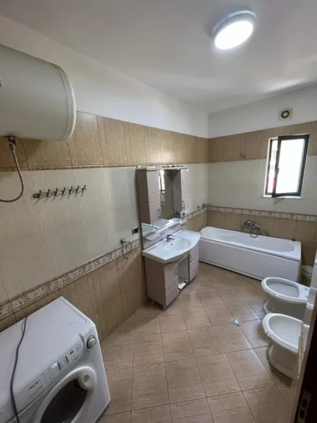 Tirane, jepet me qera apartament 1+1 Kati 1, 75 m² 350 € (Fresk)